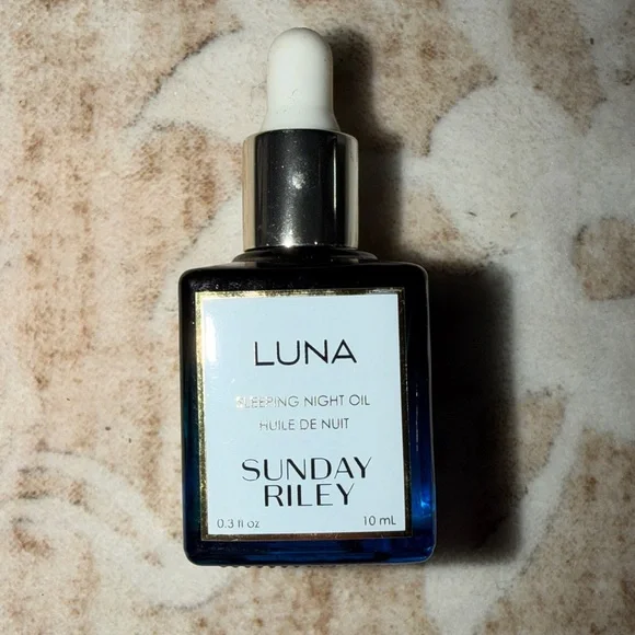 Sunday Riley LUNA Retinol Sleeping Night Oil - Picture 2 of 4